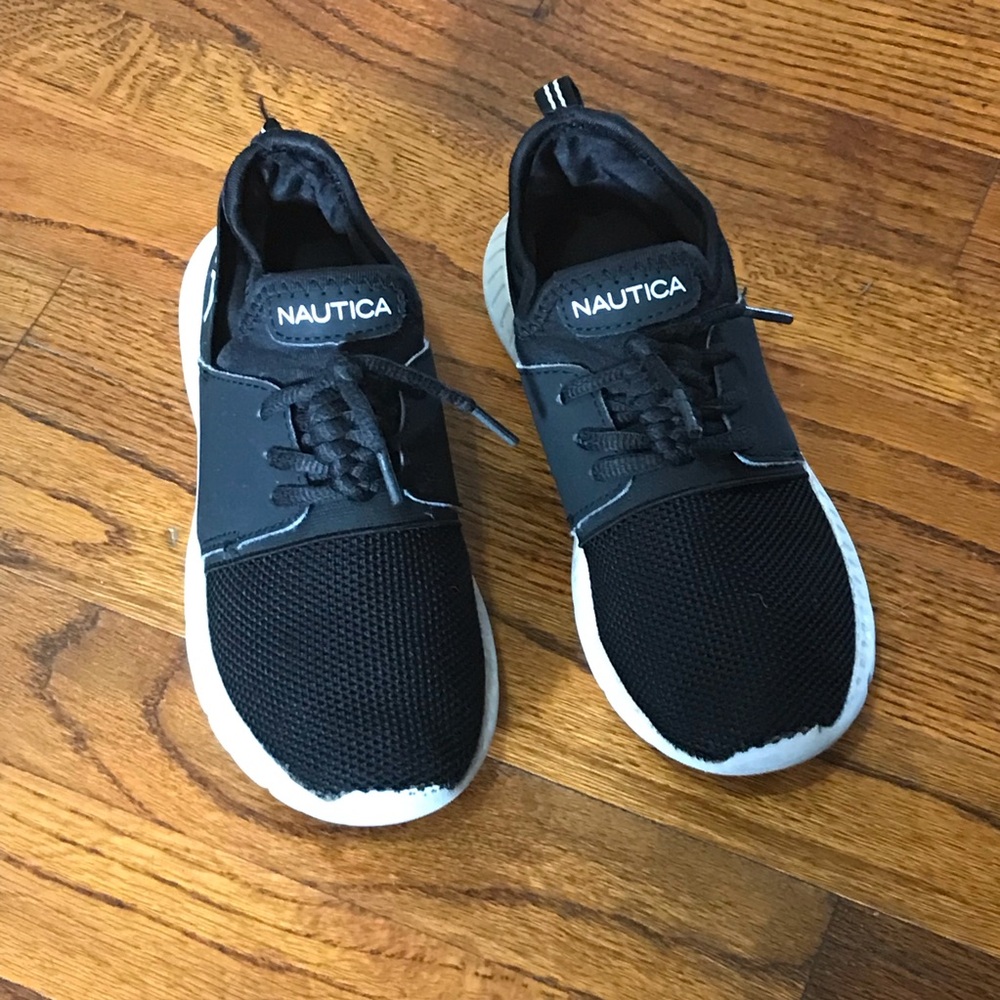 Nautica Black Fashion Sneaker Athletic Shoes
Girls Size 2
No Shoebox
Smoke Free